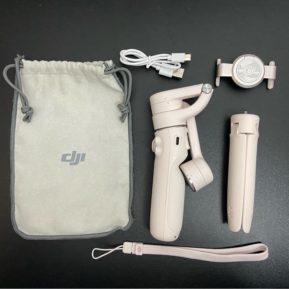 DJI OM 5 - Original Box Included + Built-In Selfie Stick